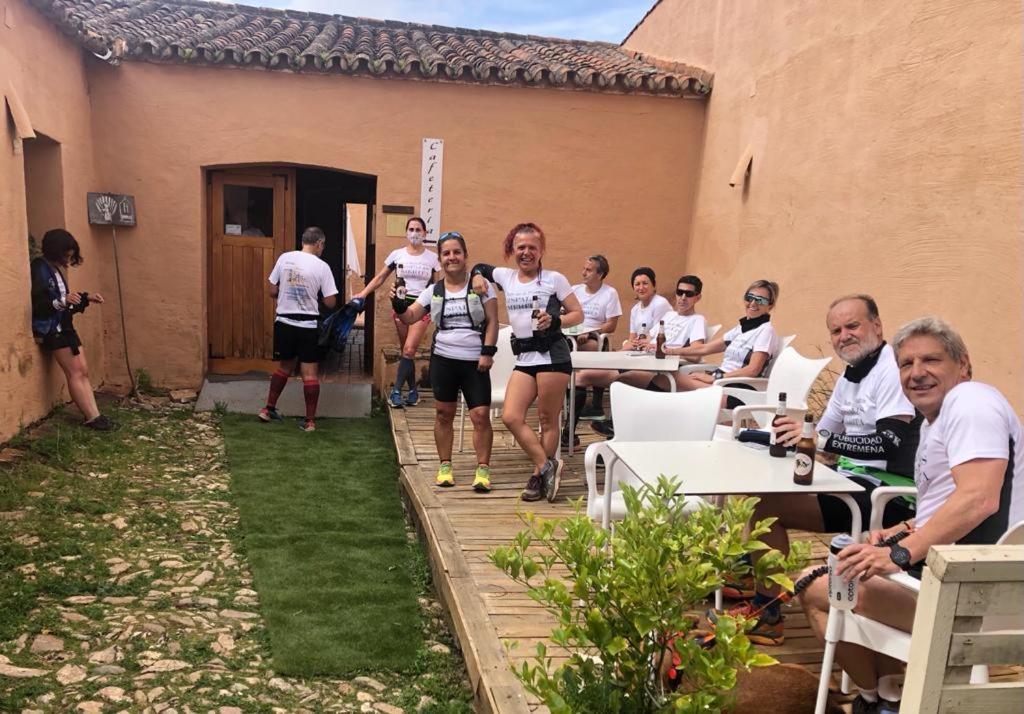 Albergue Turistico La Almazara Виляфранка де лос Барос Екстериор снимка