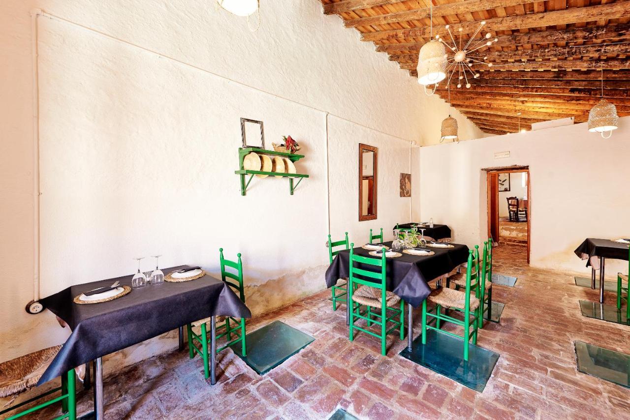 Albergue Turistico La Almazara Виляфранка де лос Барос Екстериор снимка